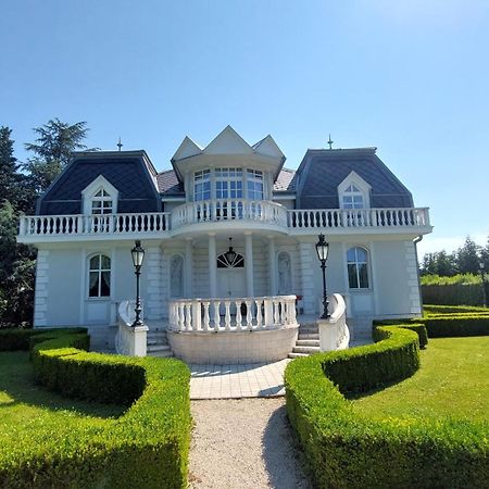 Castle Garden *** Appartement Szombathely Buitenkant foto