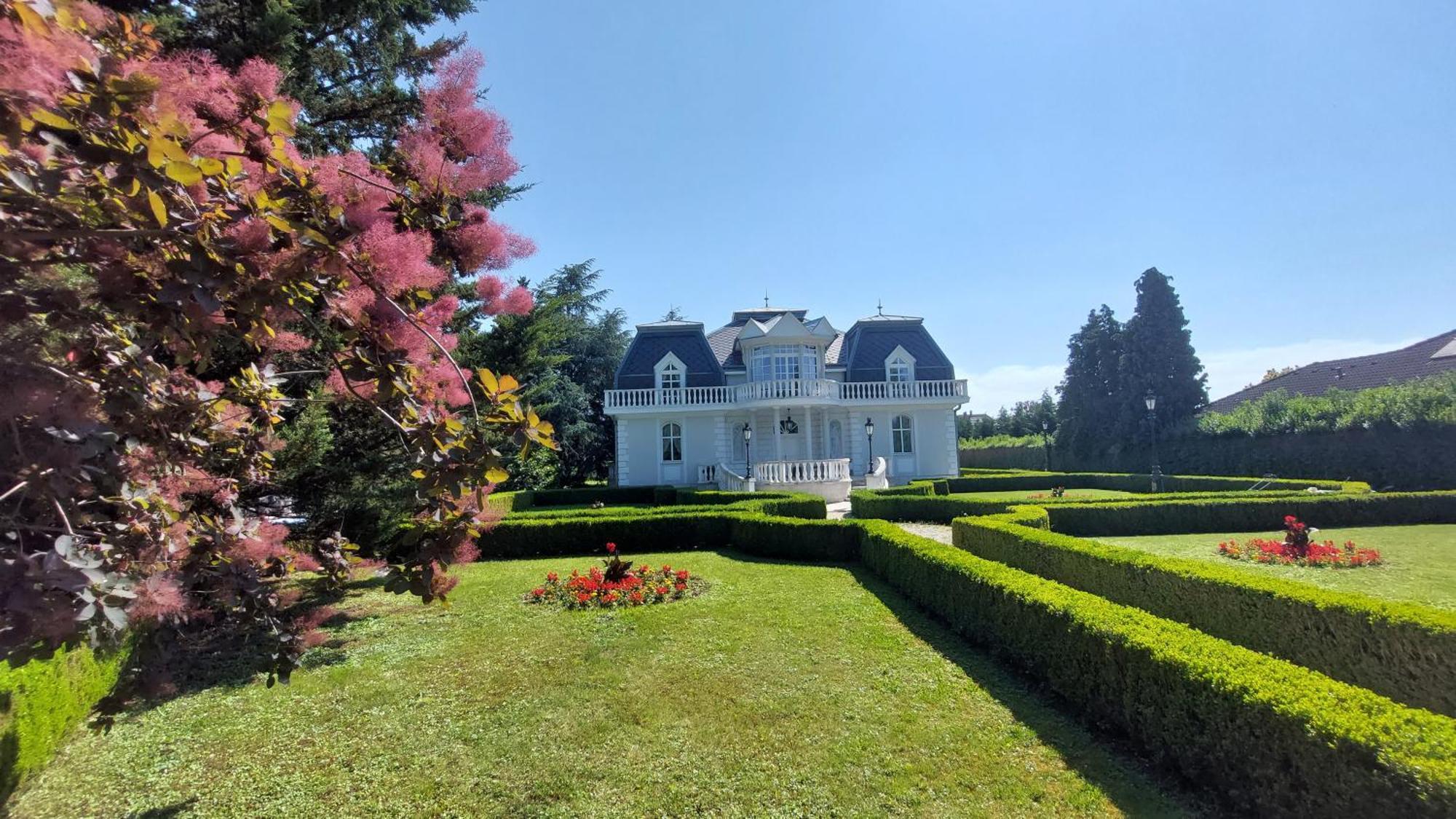 Castle Garden *** Appartement Szombathely Buitenkant foto